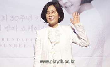“머무르지 않아 오래 걸을 수 있었다” 데뷔 30년, 15집 발표한 이선희 
