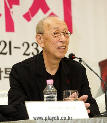 “3분 안에 관객을 사로잡겠다” 일본 연출가 니나가와 유키오 방한 