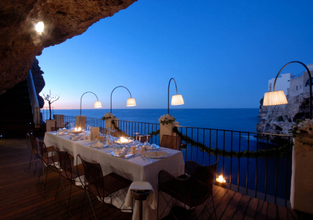바다 절벽 레스토랑, 신혼여행지로 제격...어딘지 보니