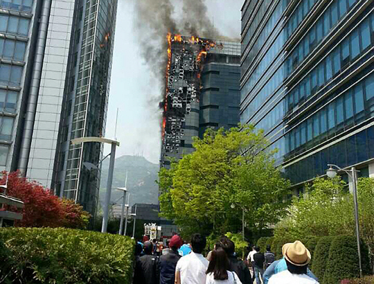 데이터센터 화재로 삼성그룹 대 고객서비스 '마비'(종합)