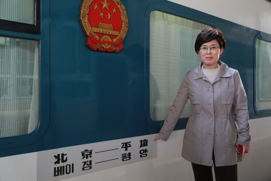[포토] 中베이징역에서 평양행 국제열차 타는 최연혜