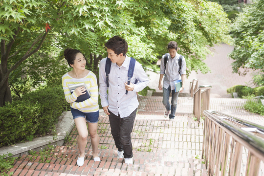 나보다 우월한 맞선 상대, 男"평소대로 대한다"..女는?