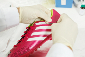 아디다스·나이키, 시판 월드컵용품서 '유해물질' 검출