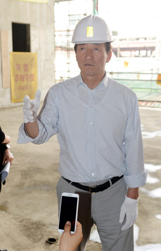 [포토] 창동 신축현장 찾은 정몽준 후보