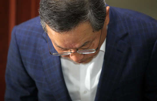  사퇴 인사하는 안대희 후보자                                                                                                                                                                      