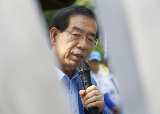 [포토] 설명하는 박원순 서울시장 후보