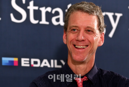 [포토][5th WSF]인터뷰하는 조나단 프랭클린