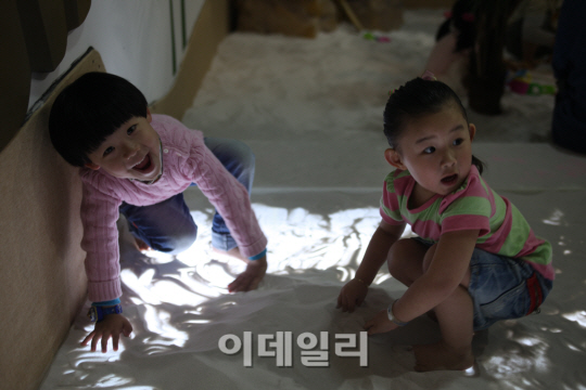 모래 통해 감정지수 높이는 체험전 '모래야 놀자'
