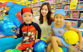 홈플러스, 엘사·아이언맨 아동 수영복 선봬