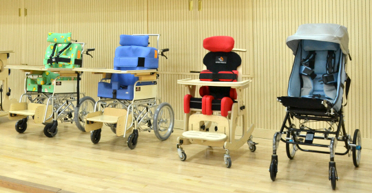 현대모비스, 장애아동 50명에 보조기구 전달