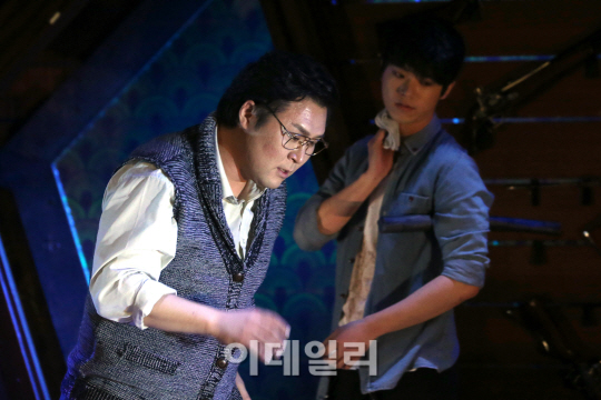 [포토]사제간 암투…연극 '데스트랩'