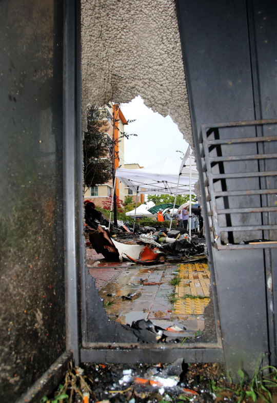  여학생이 다친 버스정류장                                                                                                                                                                         