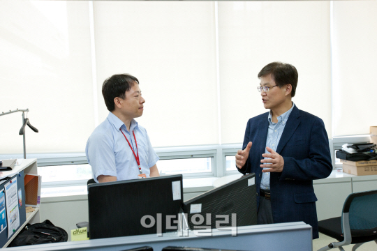 [포토]최양희 미래창조과학부 장관, 시공미디어 방문