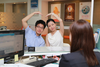 ‘의리’ 외치면 우대금리‥불붙은 금융권 고객 유치 ‘경쟁’