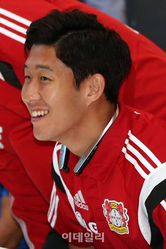 밝게 웃는 손흥민                                                                                                                                                                                  