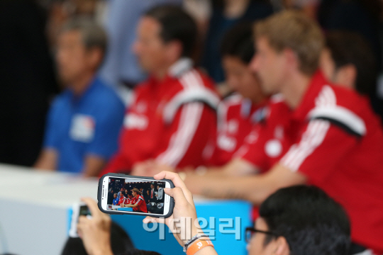 손흥민을 찍어라!                                                                                                                                                                                  