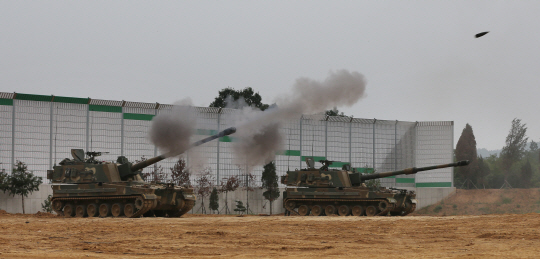  포탄 발사하는 K-9                                                                                                                                                                                