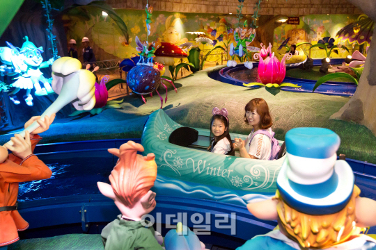 롯데월드, 신규 어트랙션 '드림보트' 개장