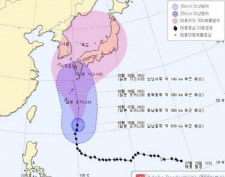 11호 태풍 할롱 경로에 韓日 희비, 북상하며 동쪽 더 틀어