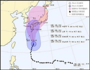 '입추·말복' 11호 태풍 할롱 경로, 韓 '직접→간접' 전환 중