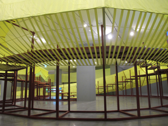 깃털·글자블록…어라? 예술이네