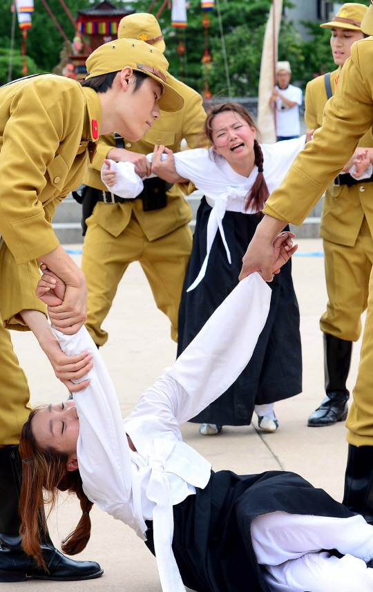  '위안부' 피해자의 삶을 그린 연극                                                                                                                                                       