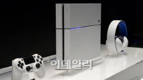 소니 `PS4` 판매량, 1000만대 돌파..콘솔게임 최강자 `우뚝`