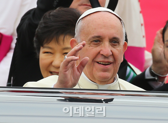  아시아 첫 방문 교황 "한반도에 평화를"(종합)