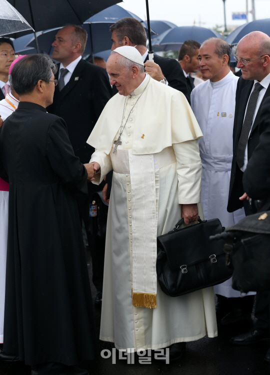 [포토]인사나누는 프란치스코 교황
