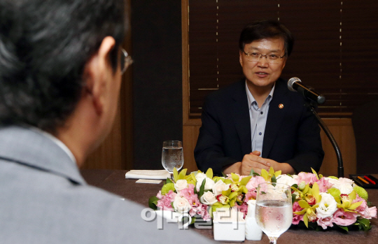 [포토]인사말 하는 최양희 미래창조과학부 장관