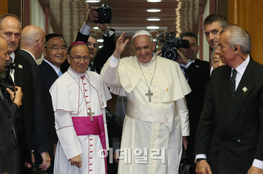 [포토]출국하는 프란치스코 교황