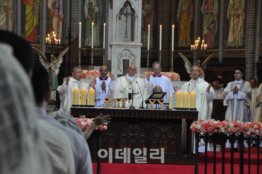 [포토]프란치스코 교황 '평화와 화해를 위한 미사'