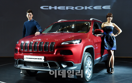 [포토]크라이슬러 올-뉴 체로키 '7년만의 귀환'