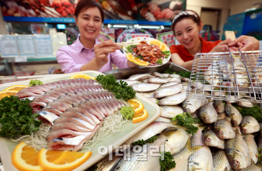 [포토]롯데마트, 제철 맞은 가을 전어 맛보세요~