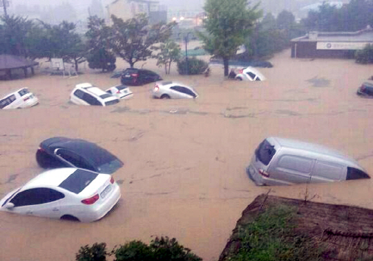 기습 폭우에 침수된 내 車, 보상은 어디까지?