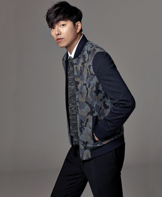 '시크한 도시남' 공유, 조각같은 외모 '감탄'                                                                                                                                    