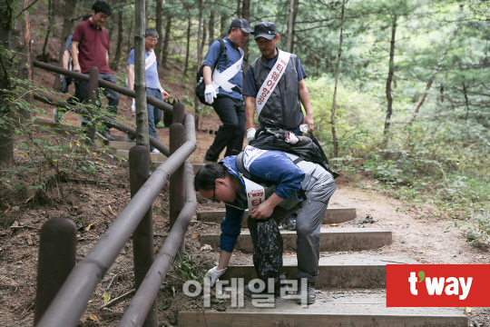 티웨이항공 조종사들, 온실가스 감축 위한 캠페인 참여