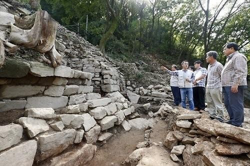 동고산성 정문 발견, 후백제 복원사업 탄력 받을까