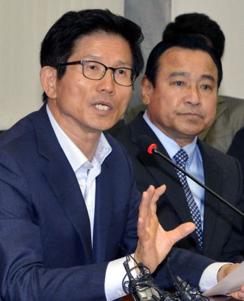 “헌법이 아니라 정치인이 문제"…여의도 수술칼 잡은 김문수