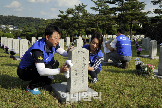 효성, 국군의 날 앞두고 서울·대전현충원 묘역 정화활동