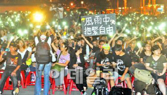 홍콩 민주화 시위, 美-英 등  전 세계로 퍼져