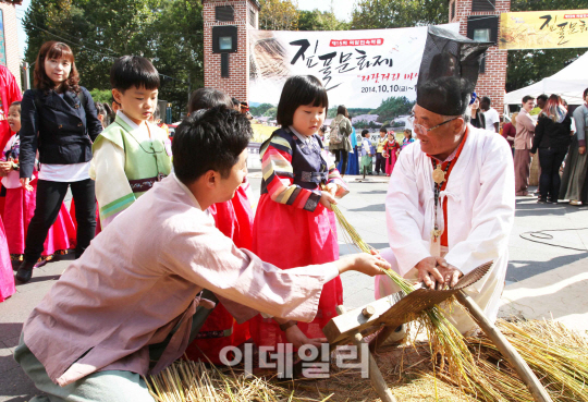 [포토]아산시 외암민속마을 짚풀문화제-9