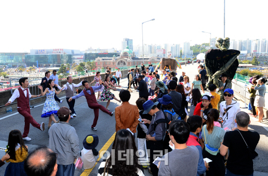 [포토]서울역 고가에서 즐기는 문화축제