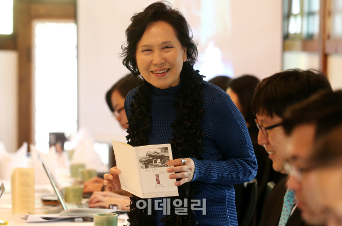 [포토]'낭독 콘서트' 여는 연극배우 박정자
