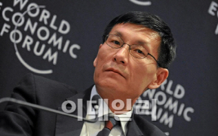 주룽지 전 中총리 장남 주윈라이 CICC 총재, IPO 앞두고 돌연 사임..왜?
