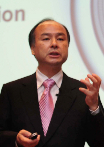 손정의 소프트뱅크 회장 "최소 10년 내다보고 투자 결정"