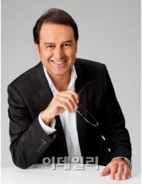 룩소티카, 공동 CEO로 P&G 수석대표 임명