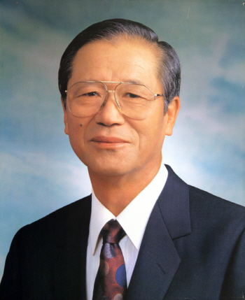 이동찬 코오롱그룹 명예회장 빈소에 애도 물결