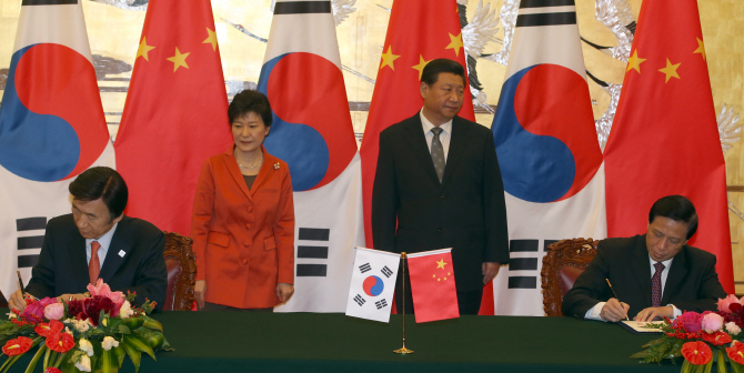 [포토] 외교관 및 공무 여권 비자 면제 협정 서명