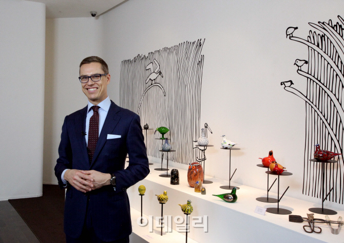[포토]핀란드 총리 방한 이딸라 전시회 방문-2